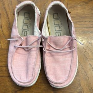 Girls pink Hey Dude Wendy Size 2